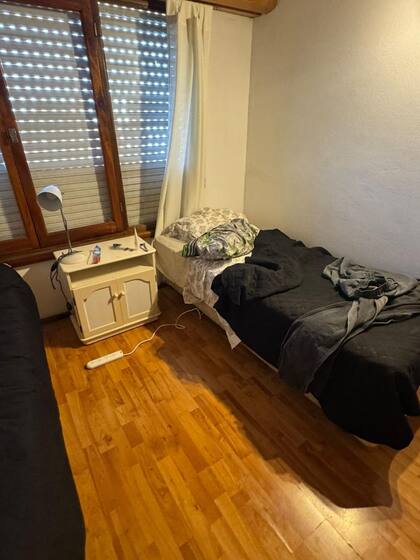 Las imágenes de que dejaron la casa revuelta.