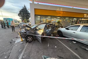 Las imágenes del accidente en el que murió una mujer y un hombre resultó herido en el acceso Tigre