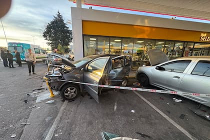 Las imágenes del accidente en el que murió una mujer y un hombre resultó herido en el acceso Tigre