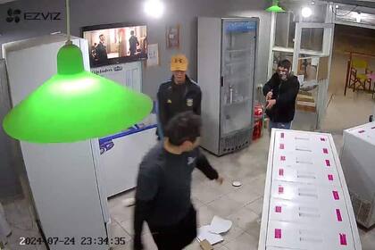 Las imágenes del robo en la heladería