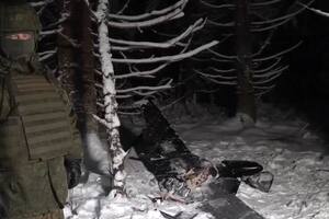 Las imágenes difundidas por el Ministerio de Defensa rusa con un dron caído en Novgorod