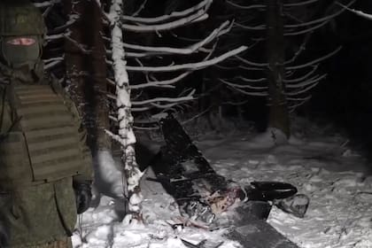Las imágenes difundidas por el Ministerio de Defensa rusa con un dron caído en Novgorod