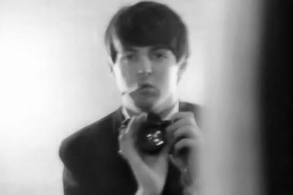 Las imágenes íntimas incluyen autorretratos de Paul McCartney, que tenía 21 años en ese momento.