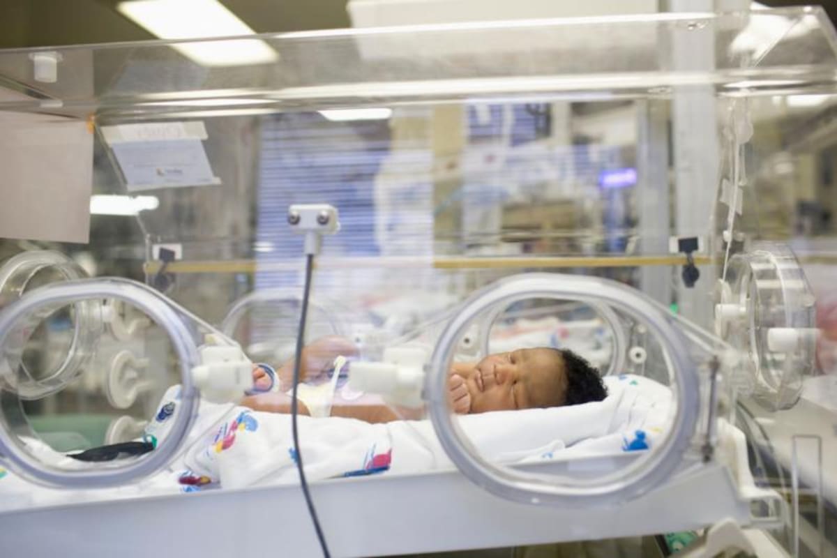 Las internaciones neonatales son más frecuentes paralelamente a la baja de nacimientos y al aumento de la edad materna, dicen los obstetras