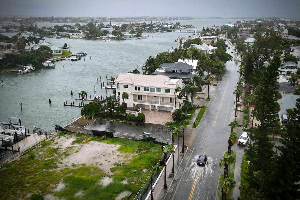 Las inundaciones al oeste de Tampa Bay, Florida, tras el paso del huracán Debby