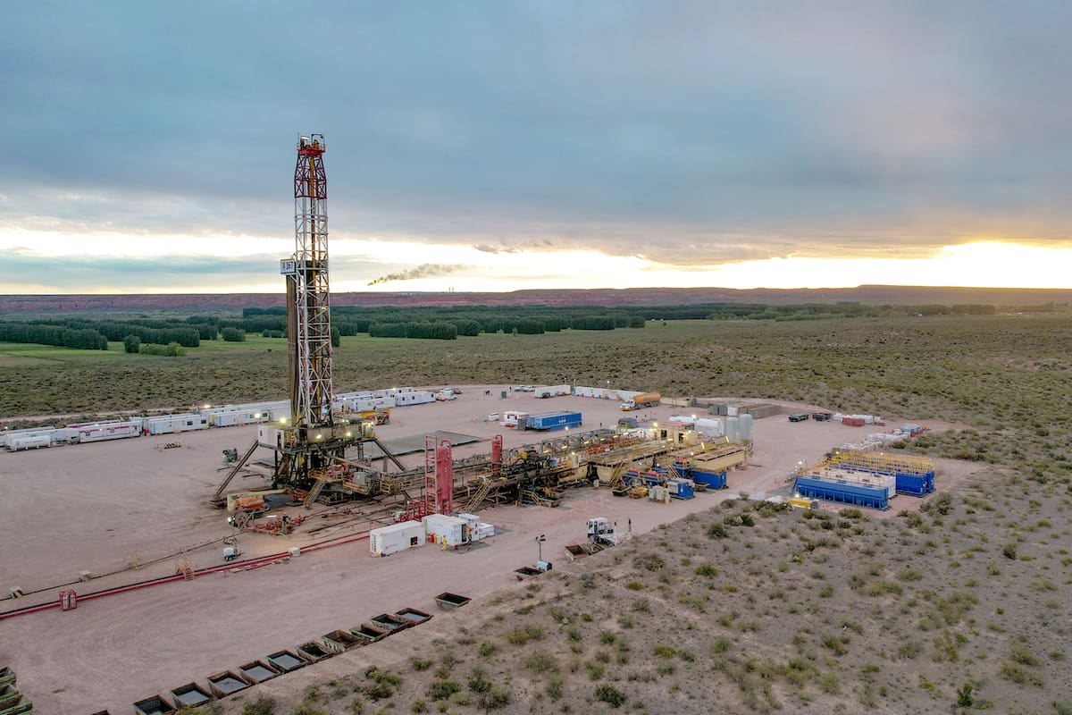 Las inversiones en energía (en la foto, Vaca Muerta) y minería fluyen; el desafío es que empiecen a crecer en otros sectores, plantean los expertos