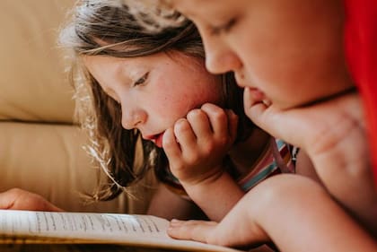 Las investigaciones subrayan la importancia de equilibrar las actividades estructuradas con el juego libre para el bienestar y desarrollo integral del niño (Archivo)