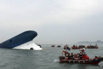 Las investigaciones tratan de determinar si el el barco iba a una velocidad más alta de lo usual