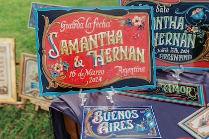 Las invitaciones, hechas a mano, fueron fileteadas por el artista Cristian Blanco.