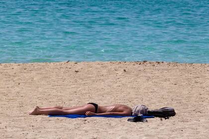 España es uno de los países europeos más afectados por la pandemia, con más de 28.300 muertos y tiene más de 70 rebrotes activos en este momento