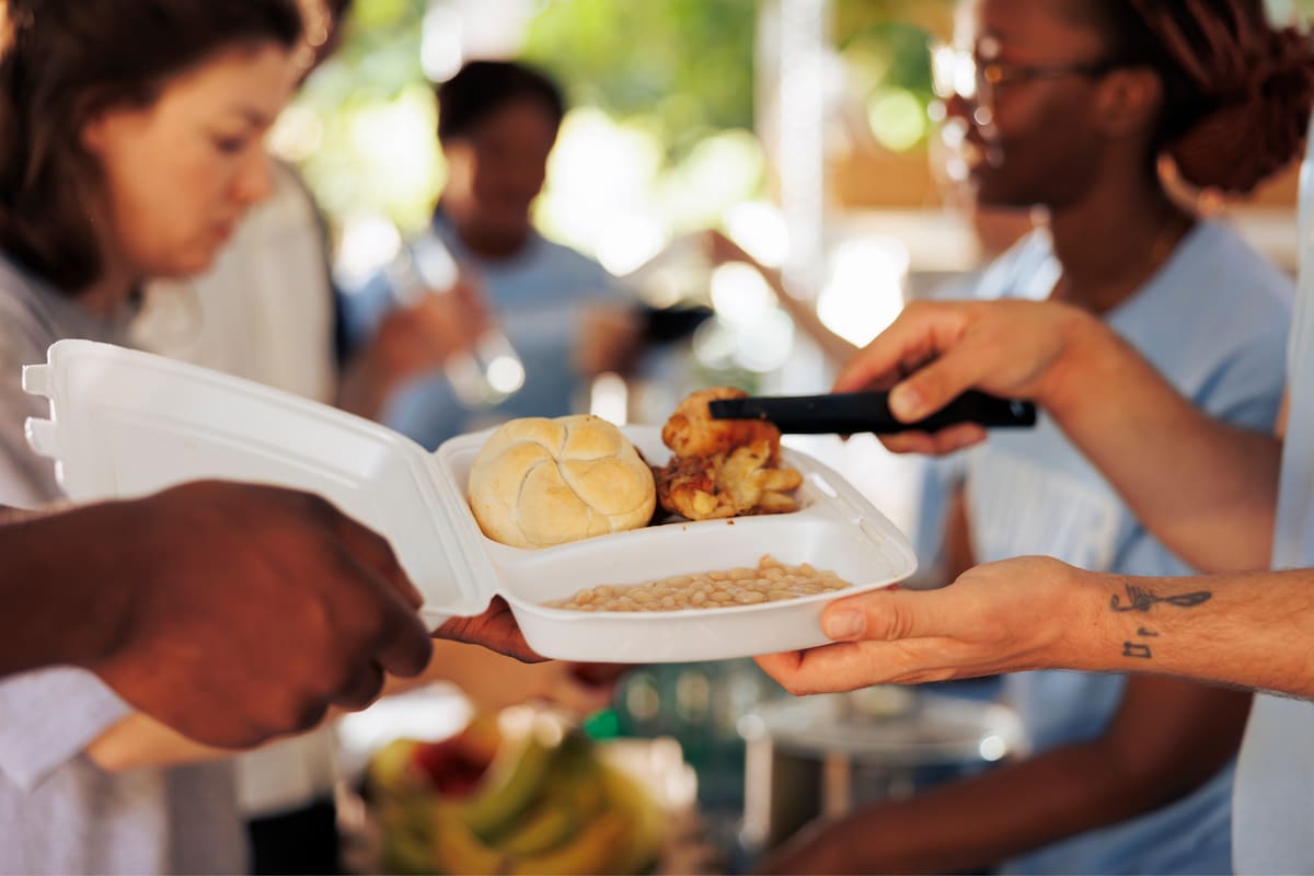 Las jornadas alcanzarán condados del norte y noroeste de Florida con distribución de alimentos y comidas