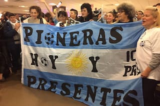 Fútbol Femenino: emotivo recibimiento a las jugadoras de la Selección en Ezeiza