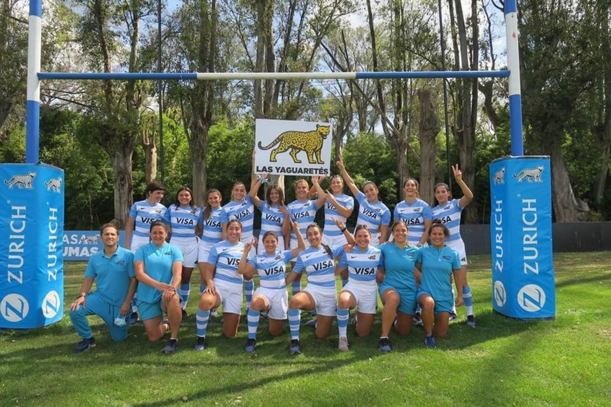 Las jugadoras presentaron con orgullo el nuevo nombre que las representa
