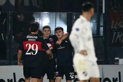 Las lágrimas de Santi López, autor del gol de Tigre frente a Nacional; en los 8avos de final, el Matador de Victoria se medirá con Montevideo City Torque