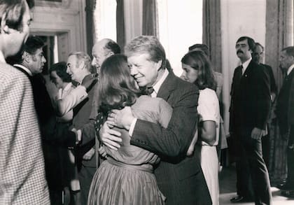 Las legendarias cenas de Alice Mason reunían a políticos, artistas y celebridades. Lo que parecía una velada más terminó revelando un secreto que ella había mantenido durante décadas