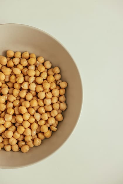 Las legumbres secas requieren remojo y cocción prolongada, y conservan así todas sus propiedades naturales sin aditivos