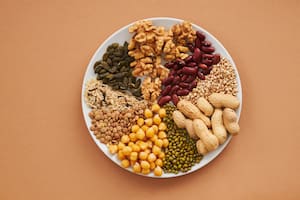 Las legumbres son una gran fuente de fibra que ayuda a prevenir el estreñimiento y promueve la salud digestiva (Foto de carácter ilustrativo: PEXELS)
