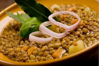 Guiso de lentejas: tres recetas sabrosas y muy fáciles