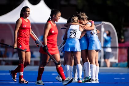 Las Leonas abrieron el marcador a los 5 por intermedio de Lara Casas, de córner corto