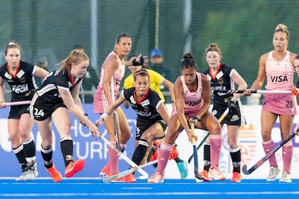 Las Leonas ante Alemania, uno de los pocos partidos que jugaron en el último año y medio