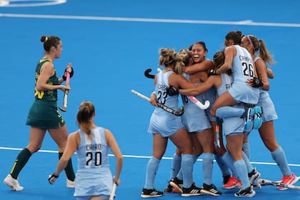 Las Leonas festejan el segundo tanto ante Australia, por intermedio de Victoria Sauze
