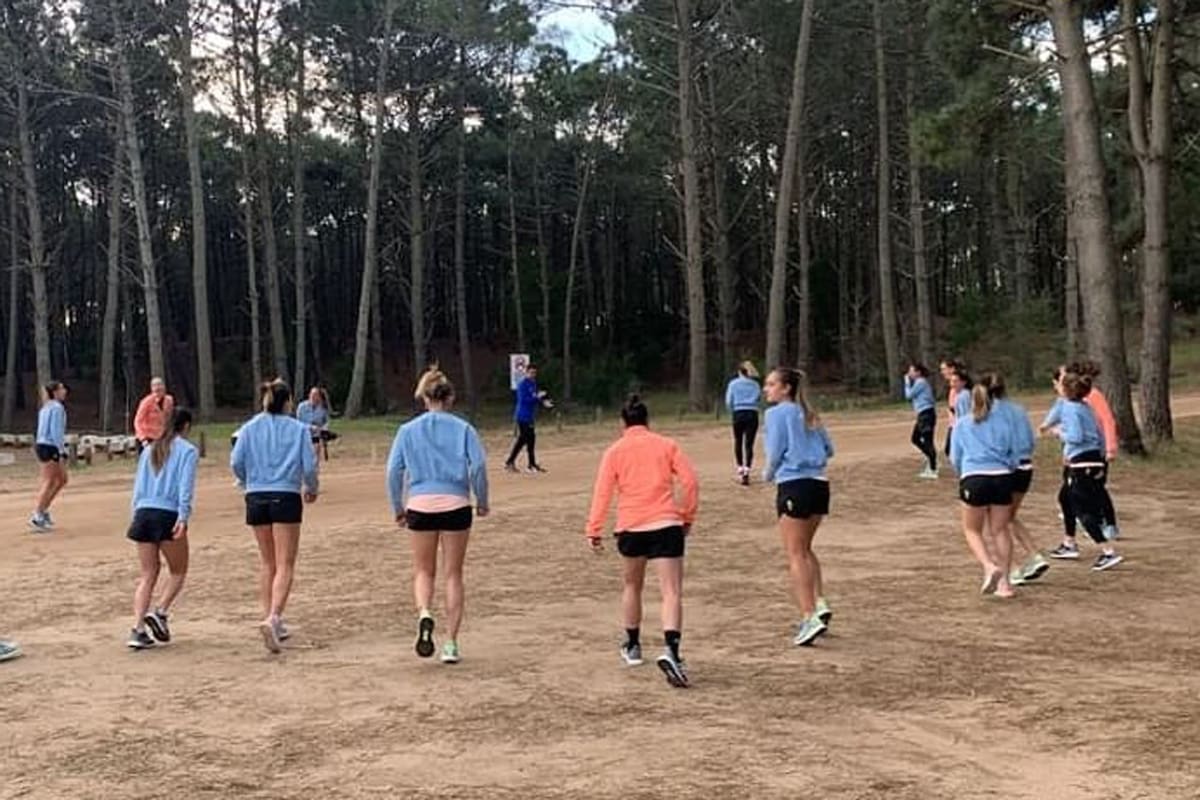 las Leonas se entrenan en Pinamar, si contacto con los vecinos de esa ciudad