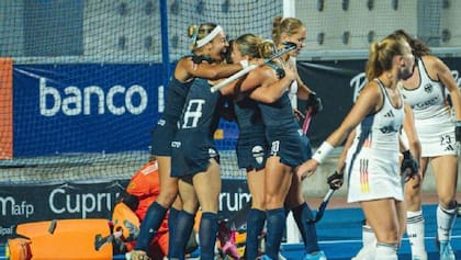 Las Leoncitas celebran el segundo gol ante Alemania en el Mundial