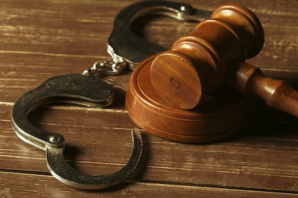 Las leyes de Estados Unidos son inflexibles con los delitos de falsificación y migratorios