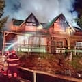 Impactante incendio en un exmotel de Villa La Angostura