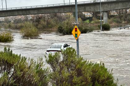 Las lluvias ceden en California, aunque durante el lunes aún se presentaron algunas inundaciones