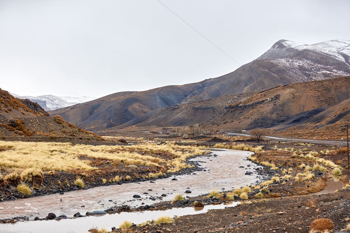 Las Loicas, en el limite con Chile. Esta localidad quedaría bajo el agua cuando se construya la presa y central hidroeléctrica Portezuelo del Viento, sobre el el riioo Grande en el departamento de Malargue. Mendoza