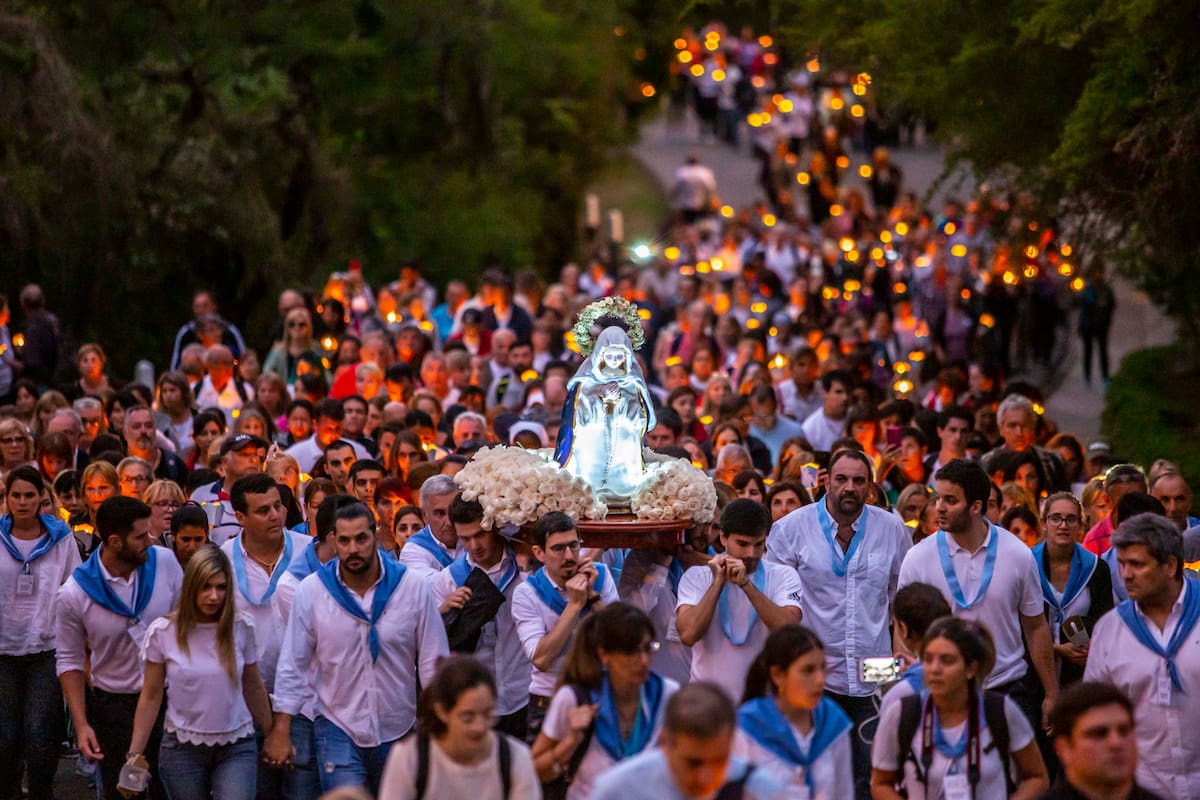 Las manifestaciones de fe por la Virgen del Cerro, en Salta, despiertan controversia entre la Iglesia local y las monjas del Convento de San Bernardo