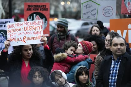 Las manifestaciones y dudas por la gestión de inmigrantes comenzaron desde el año pasado