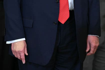 Las manos de Trump, bajo escrutinio público