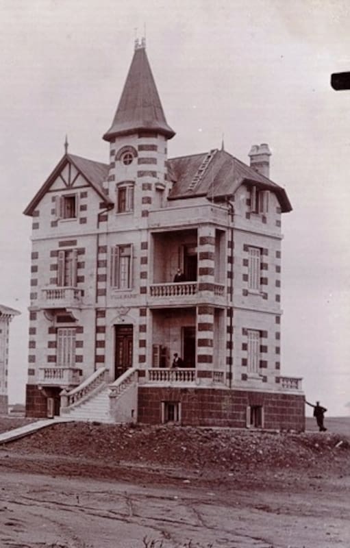 Las mansiones que rodean el Hotel Quequén