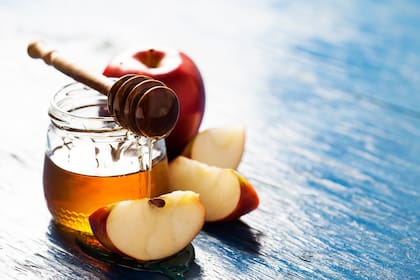 Las manzanas bañadas en miel representan el deseo de un año dulce