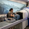 Los nuevos escáneres de la TSA que podrían obligar a algunos viajeros a despachar su equipaje de mano