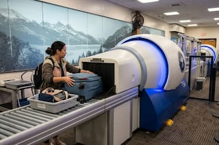 Los nuevos escáneres de la TSA que podrían obligar a algunos viajeros a despachar su equipaje de mano