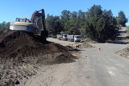 Las máquinas viales frenaron los trabajos de construcción de la circunvalación sobre la ruta 40 en Villa La Angostura