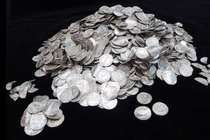 Las más de 2 mil monedas se exhibirán en el Museo Británico y luego harán un recorrido por todo el Reino Unido, antes de su destino final en Somerset