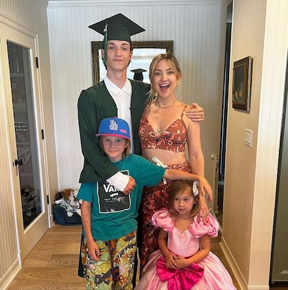 Las más recientes fotografías que Kate Hudson compartió, fueron las de la graduación de su hijo mayor