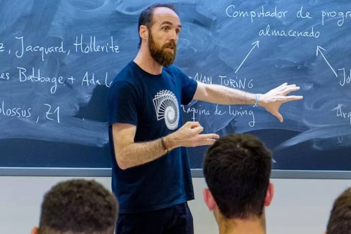 "Las matemáticas son una de las cosas más creativas que existen", dice Eduardo Sáenz de Cabezón