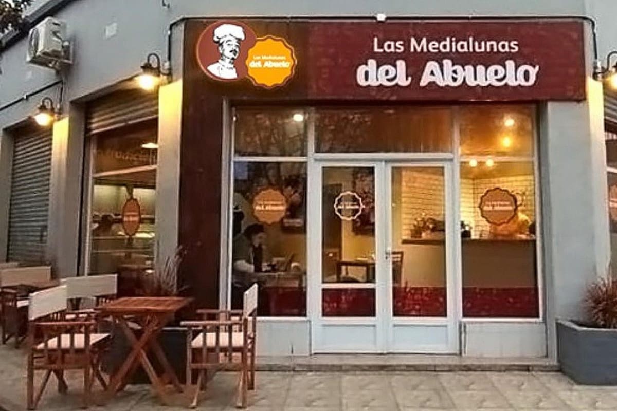 Las Medialunas del Abuelo cumplió 25 años desde la apertura de su primer local, en la esquina de Blanco Encalada y Arcos