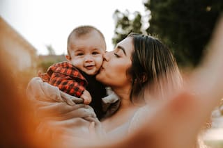 Feliz Día de la Madre en Estados Unidos 2025: frases e imágenes para enviar por WhatsApp