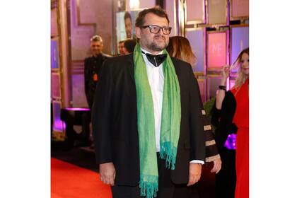 Christophe Krywonis sorprendió con su chalina verde