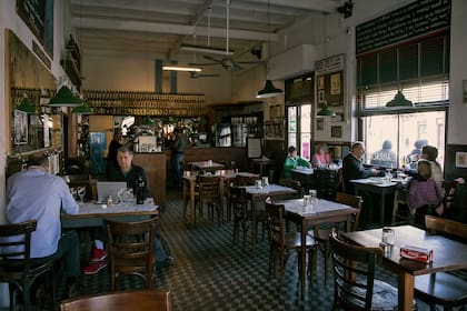Las mesas de La Flor de Barracas
