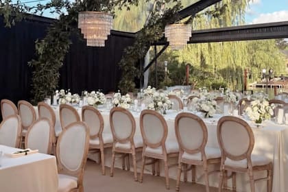 Las mesas para los 180 invitados