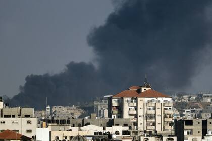 Las milicias islamistas lanzaron 25 cohetes a territorio israelí, que respondió bombardeando 30 objetivos en el enclave palestino