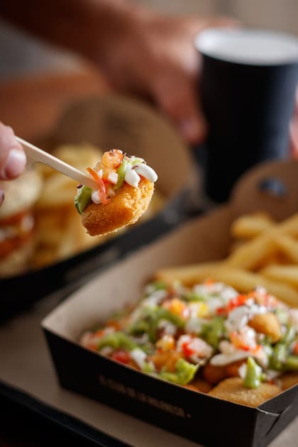Las mini-milanesas tendrán distintos toppings y salsas
