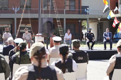 Las ministras de Seguridad y Salud lanzaron la vacunación de las Fuerzas Federales recién el 5 de marzo con la entrega de 5000 dosis.